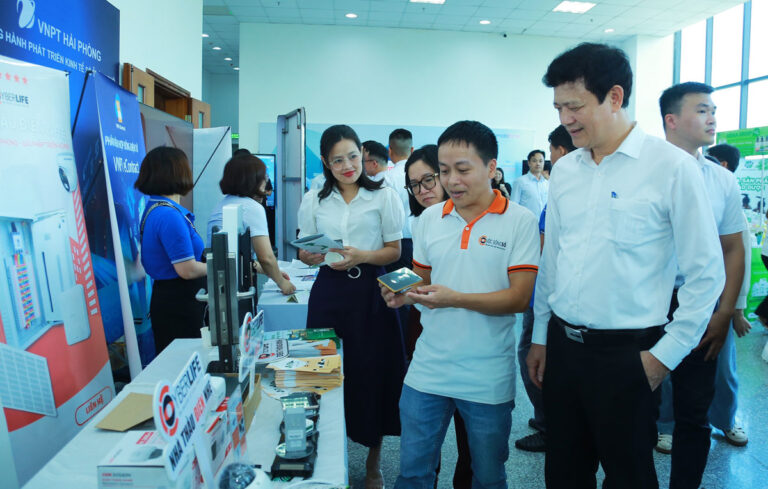 cyberlife tham gia triển lãm doanh nghiệp